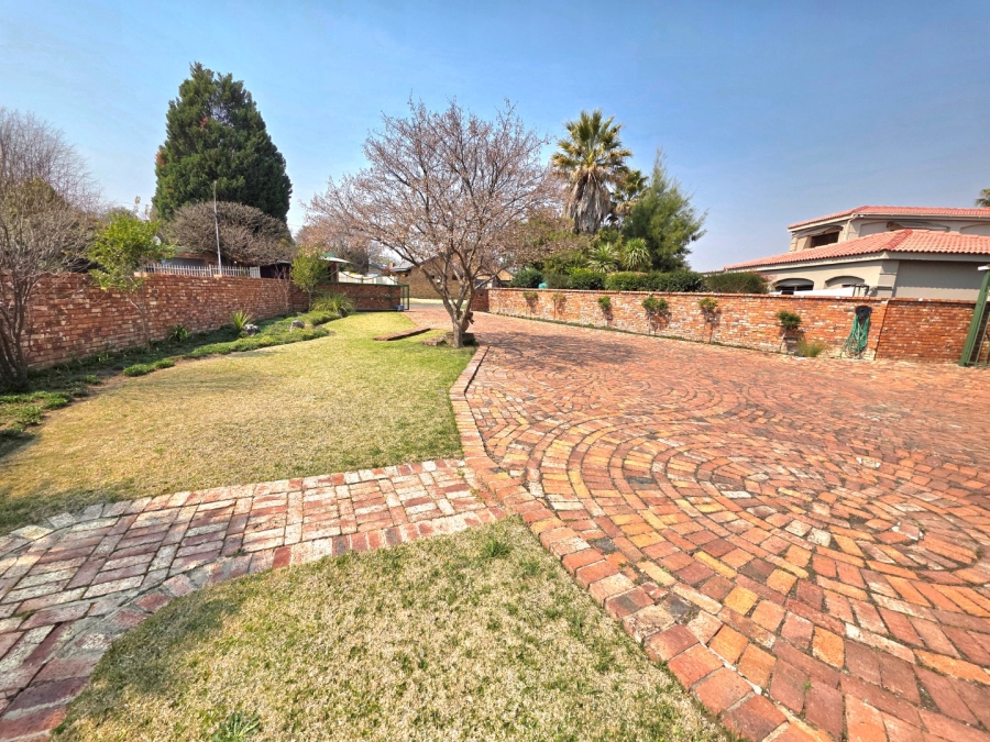 4 Bedroom Property for Sale in La Provance Free State